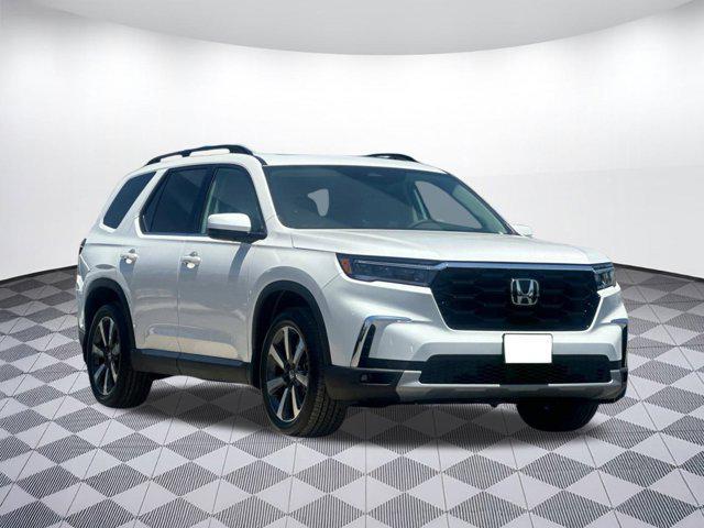 new 2025 Honda Pilot car, priced at $50,441