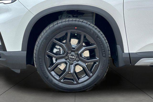 new 2025 Honda Pilot car, priced at $55,471