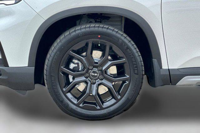 new 2025 Honda Pilot car, priced at $55,222