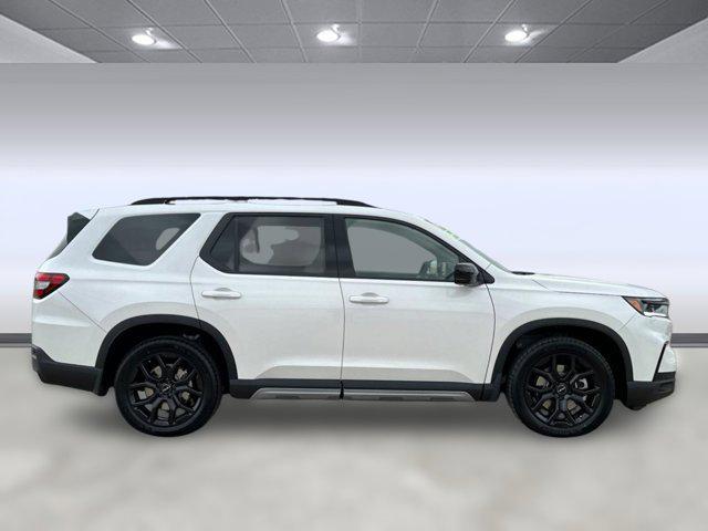 new 2025 Honda Pilot car, priced at $55,222