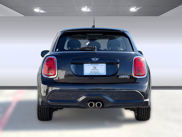 used 2024 MINI Hardtop car, priced at $18,999