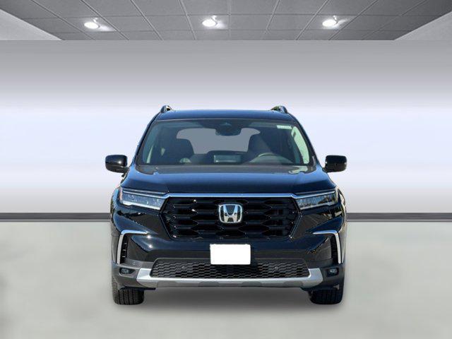 new 2025 Honda Pilot car, priced at $49,301