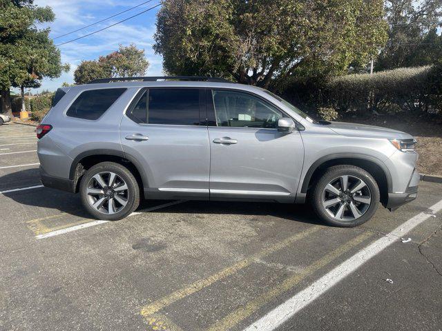 new 2025 Honda Pilot car, priced at $49,991