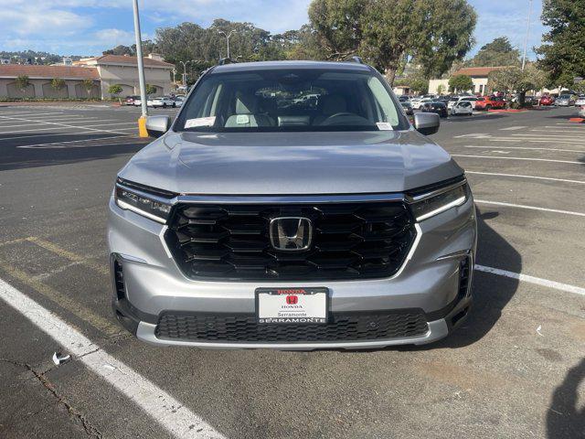 new 2025 Honda Pilot car, priced at $49,991