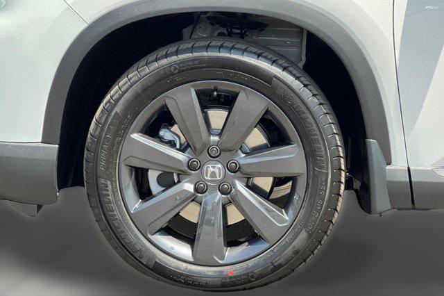 new 2025 Honda Pilot car, priced at $44,250