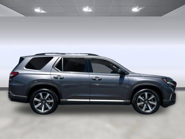 new 2025 Honda Pilot car, priced at $49,301