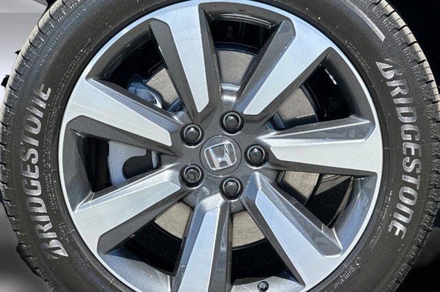 new 2025 Honda Pilot car, priced at $49,301