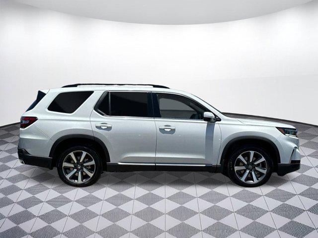 new 2025 Honda Pilot car, priced at $49,711