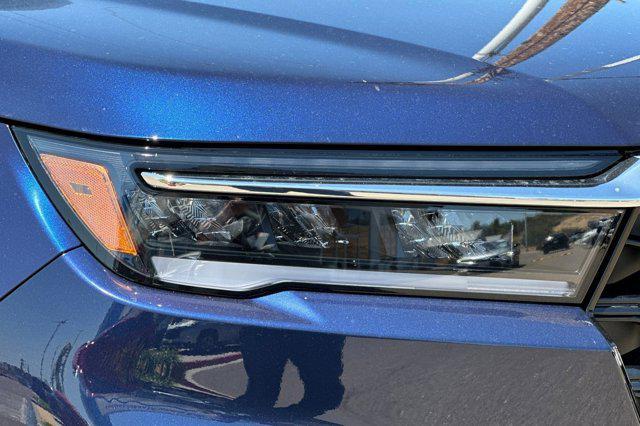 new 2025 Honda Pilot car, priced at $49,301