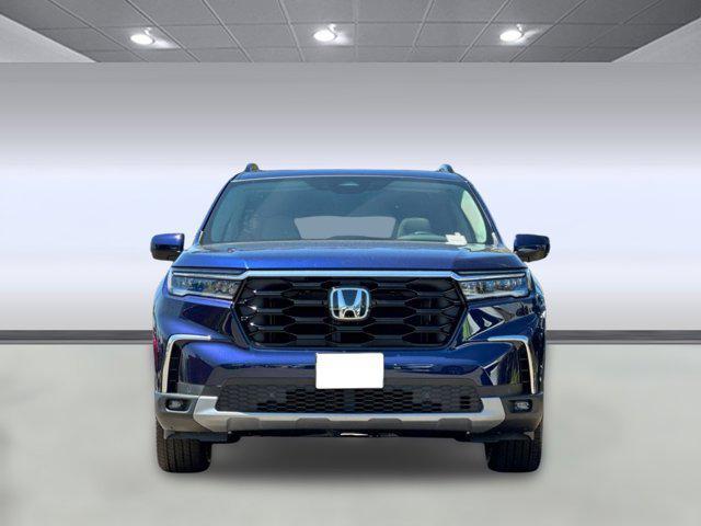 new 2025 Honda Pilot car, priced at $49,301