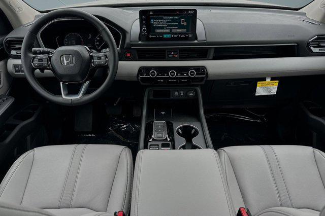 new 2025 Honda Pilot car, priced at $49,301