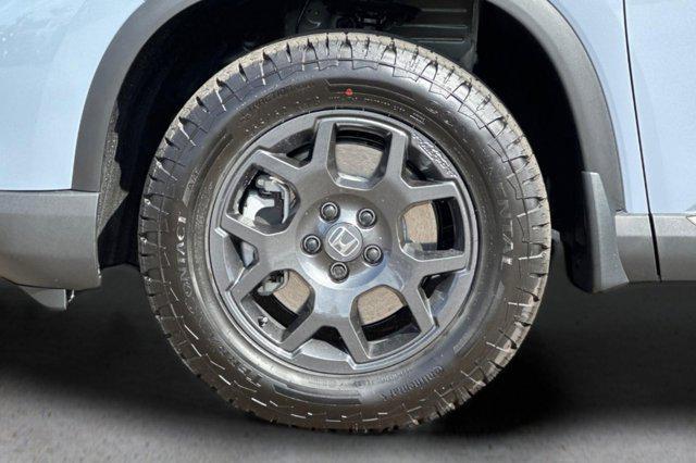 new 2025 Honda Pilot car, priced at $49,501