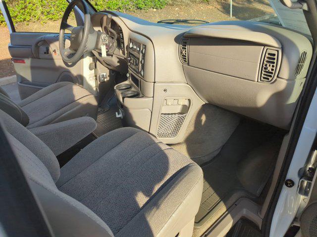 used 2004 GMC Safari car, priced at $6,888