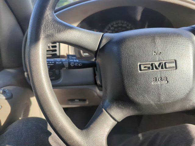 used 2004 GMC Safari car, priced at $6,888