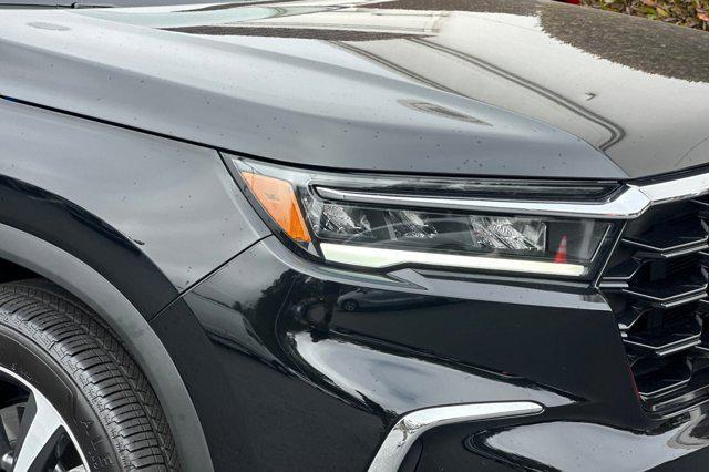 used 2025 Honda Pilot car, priced at $50,999