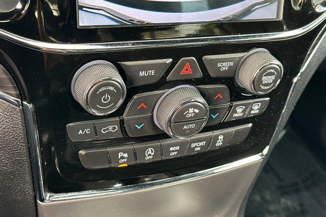 used 2020 Jeep Grand Cherokee car, priced at $17,999