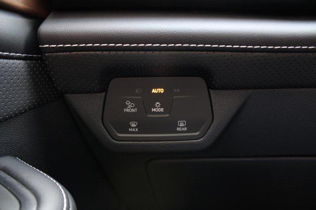 new 2024 Volkswagen Atlas car, priced at $43,000