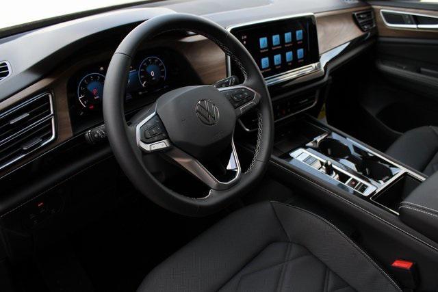 new 2024 Volkswagen Atlas car, priced at $43,000