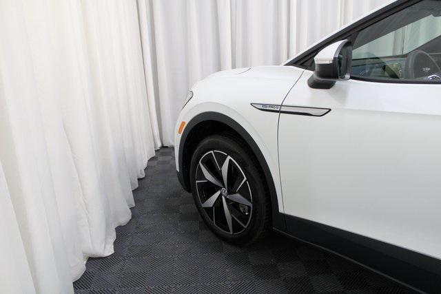 new 2025 Volkswagen ID.4 car, priced at $49,936