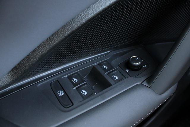 new 2025 Volkswagen Tiguan car, priced at $37,832