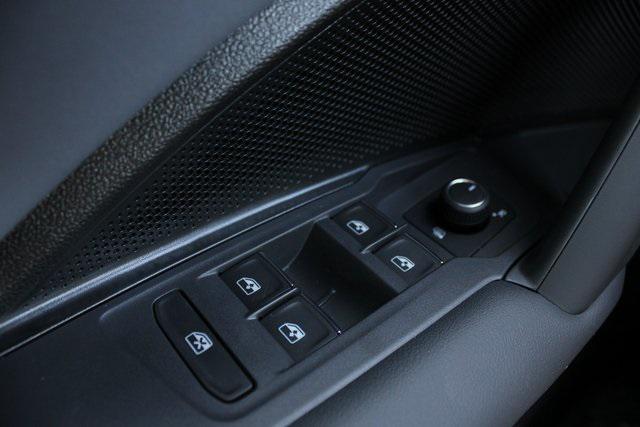 new 2025 Volkswagen Tiguan car, priced at $37,832