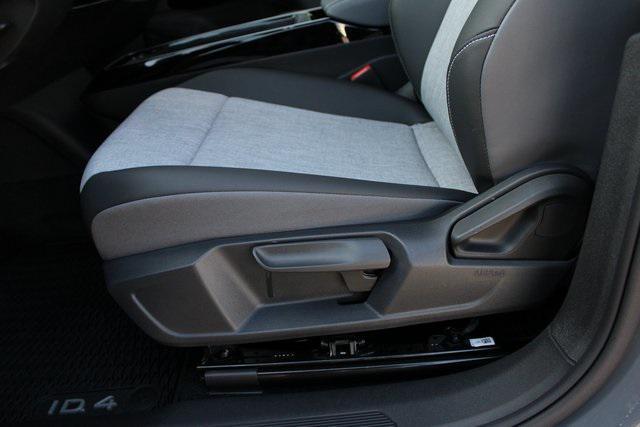 new 2025 Volkswagen ID.4 car, priced at $47,261