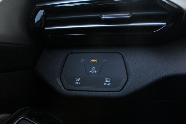 new 2025 Volkswagen ID.4 car, priced at $47,261
