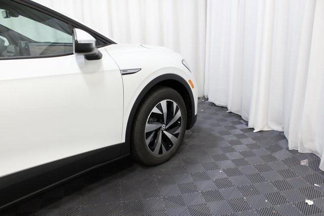 new 2024 Volkswagen ID.4 car, priced at $45,290