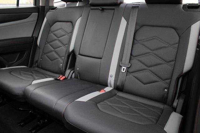 new 2024 Volkswagen Atlas car, priced at $48,380