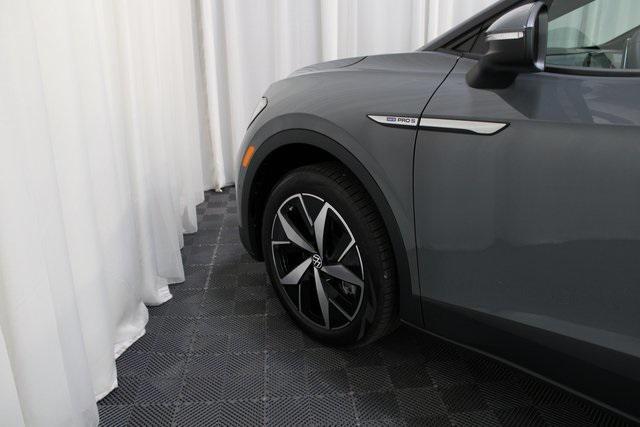 new 2025 Volkswagen ID.4 car, priced at $51,261