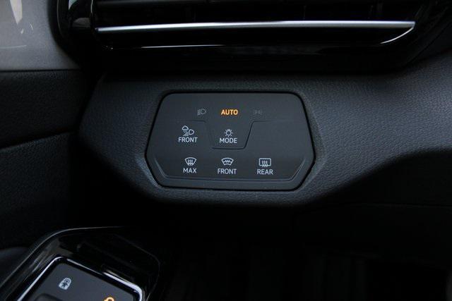 new 2025 Volkswagen ID.4 car, priced at $51,261