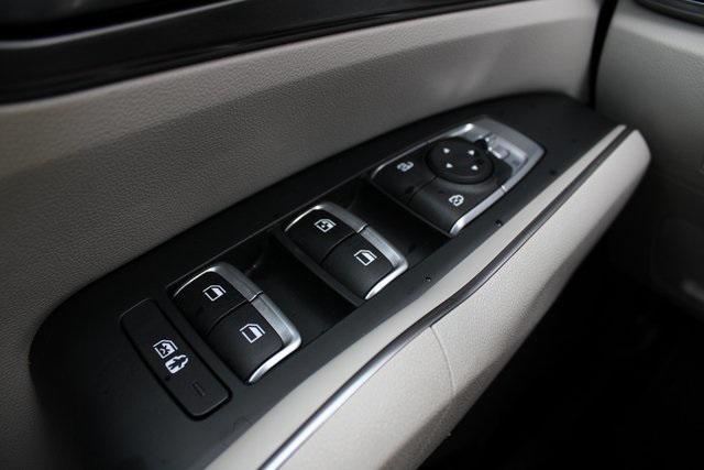 used 2021 Kia Sorento Hybrid car, priced at $22,500