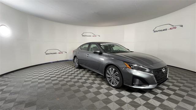 new 2025 Nissan Altima car, priced at $32,561