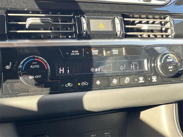 new 2025 Nissan Pathfinder car, priced at $34,572