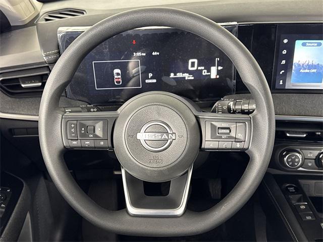 new 2025 Nissan Kicks car, priced at $28,280