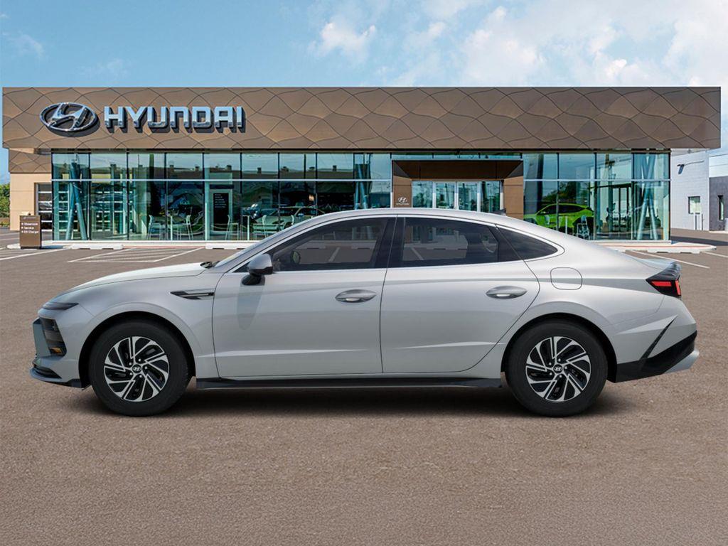 new 2026 Hyundai Sonata Hybrid car, priced at $30,595