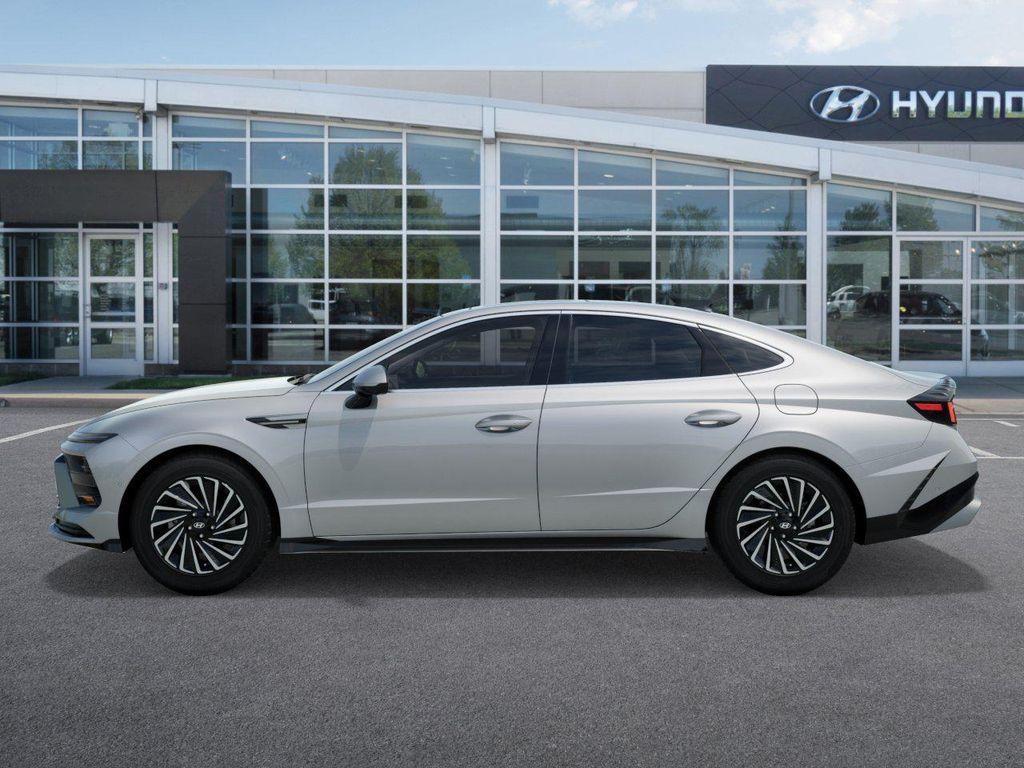 new 2025 Hyundai Sonata Hybrid car, priced at $37,140