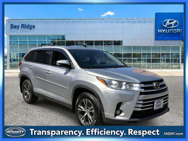 used 2019 Toyota Highlander car, priced at $21,500