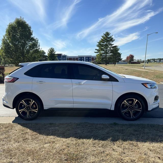 used 2021 Ford Edge car, priced at $29,900