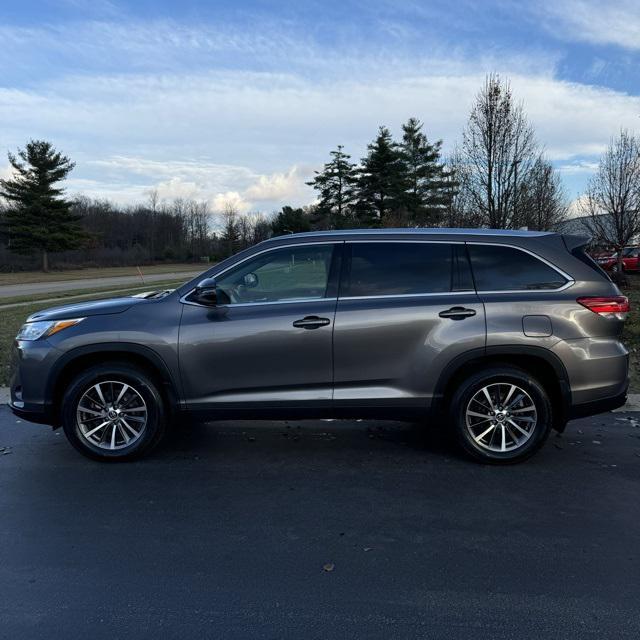 used 2019 Toyota Highlander car, priced at $29,900