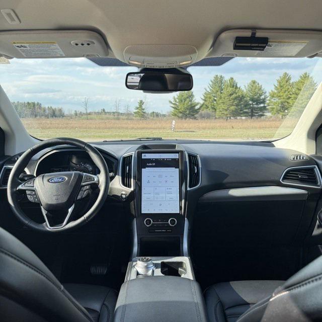 used 2022 Ford Edge car, priced at $24,900