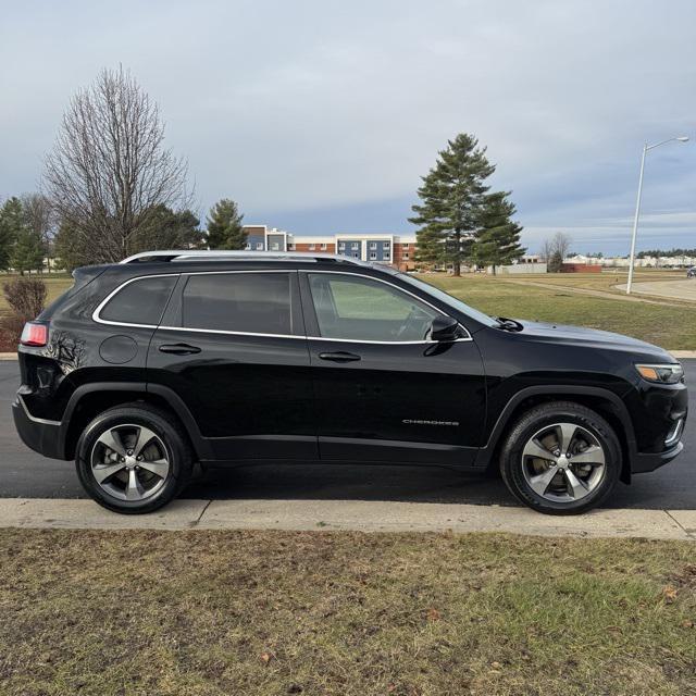 used 2019 Jeep Cherokee car, priced at $15,900