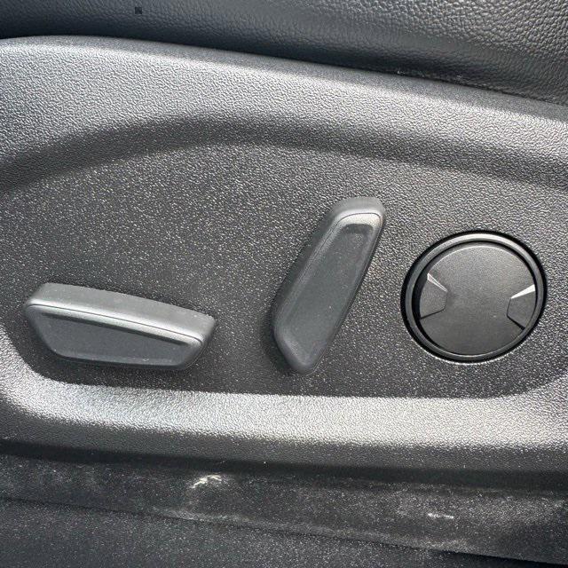 used 2024 Ford Edge car, priced at $26,900