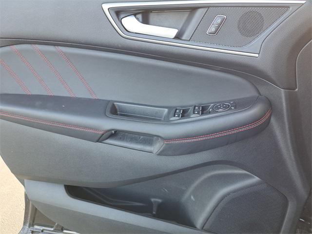 used 2024 Ford Edge car, priced at $32,900