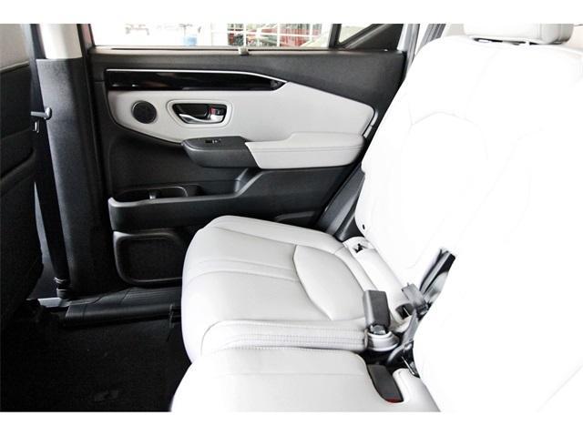 new 2025 Honda Pilot car, priced at $46,992