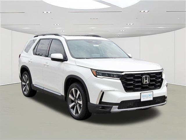 new 2025 Honda Pilot car, priced at $49,405