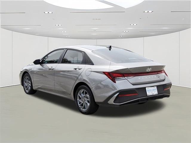 used 2024 Hyundai Elantra car