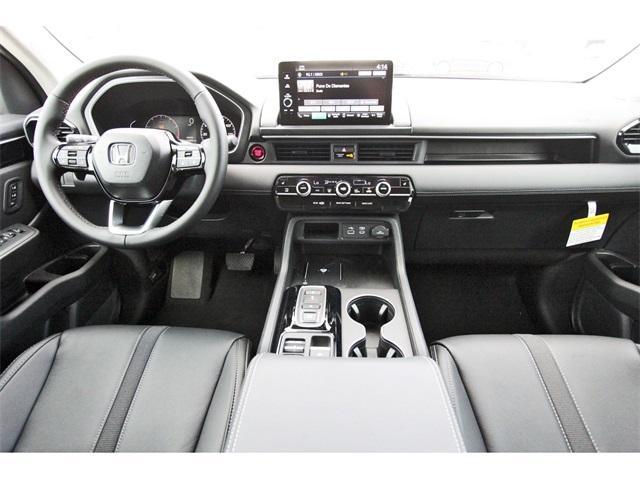 new 2025 Honda Pilot car, priced at $46,850