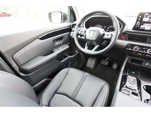 new 2025 Honda Pilot car, priced at $46,850