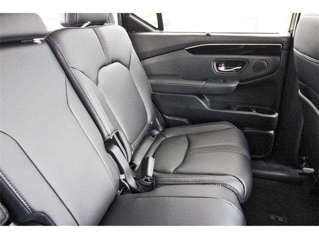 new 2025 Honda Pilot car, priced at $46,850